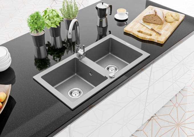 Robinets de cuisine sous fenêtre