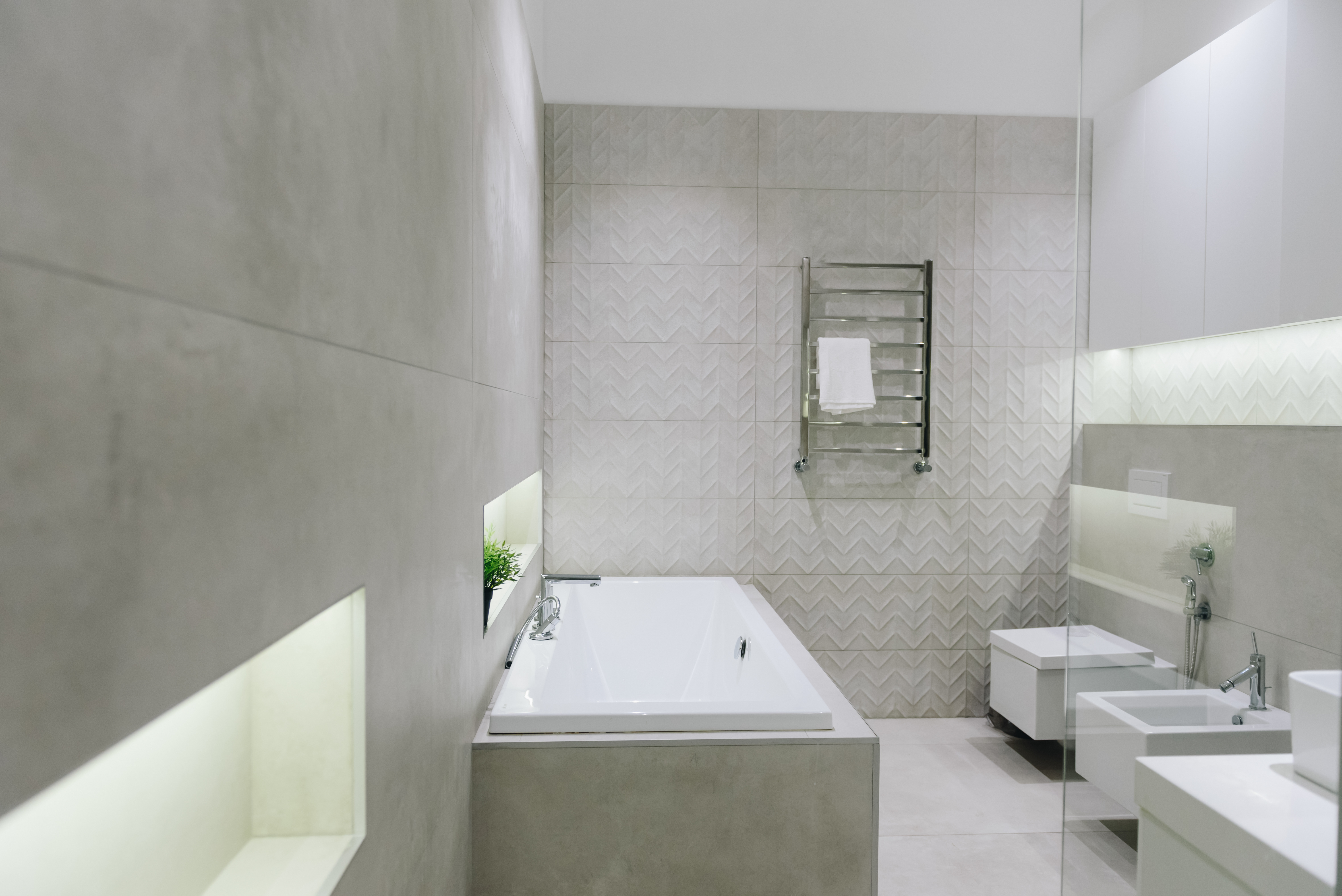 Salle de bain moderne avec mitigeur de bidet