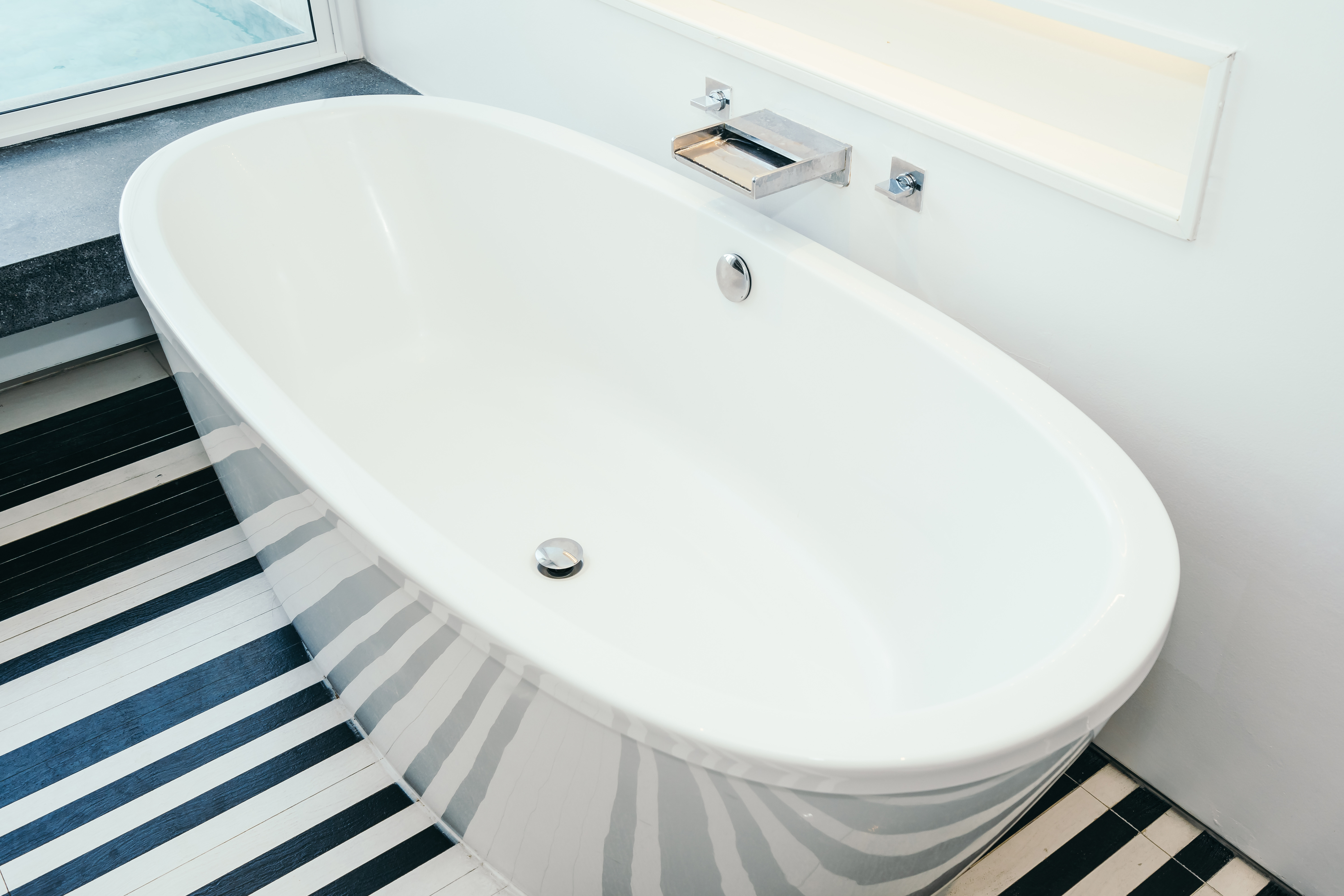 À quoi sert un paravent dans la baignoire ?