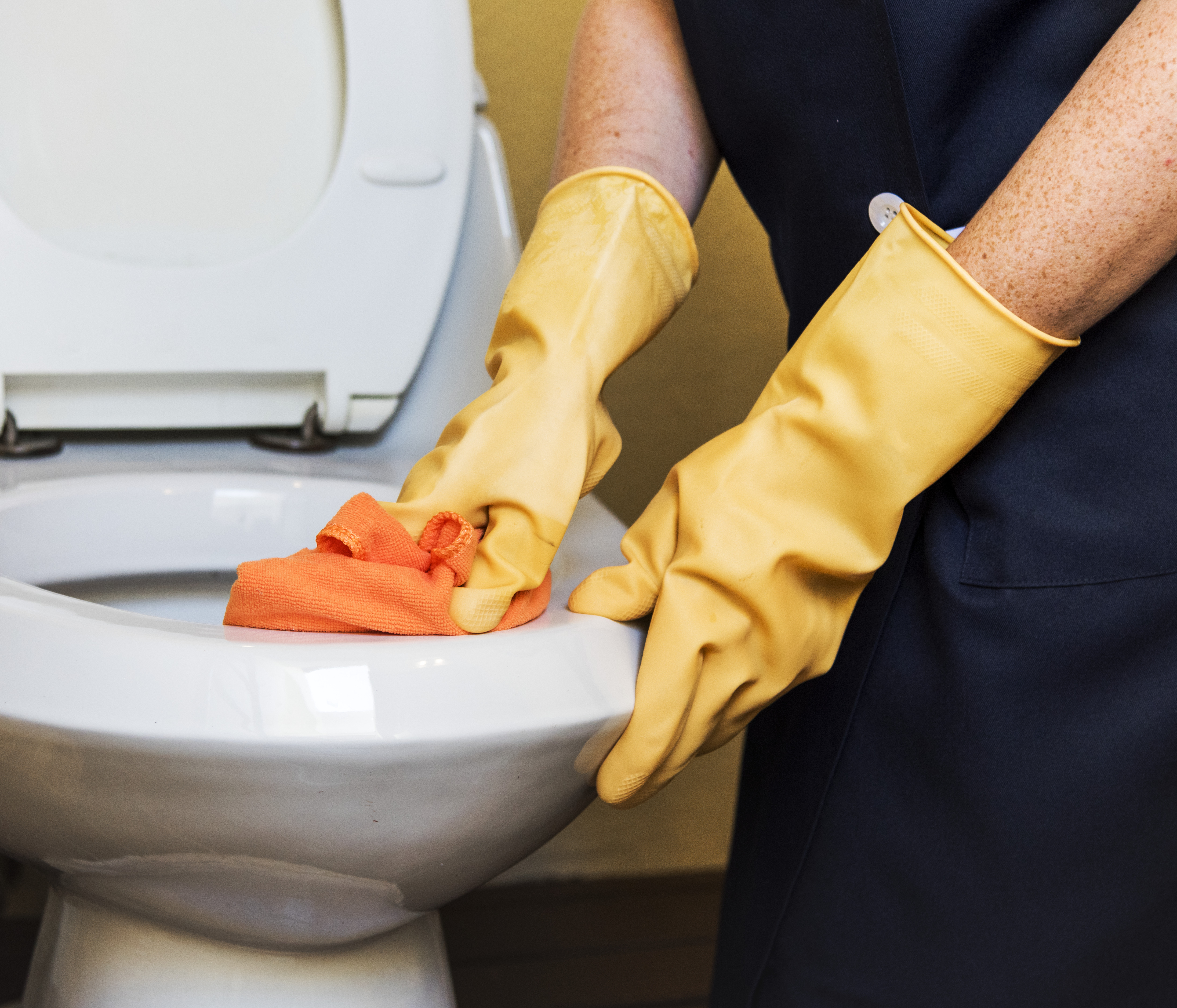 Comment nettoyer un abattant de toilette ?