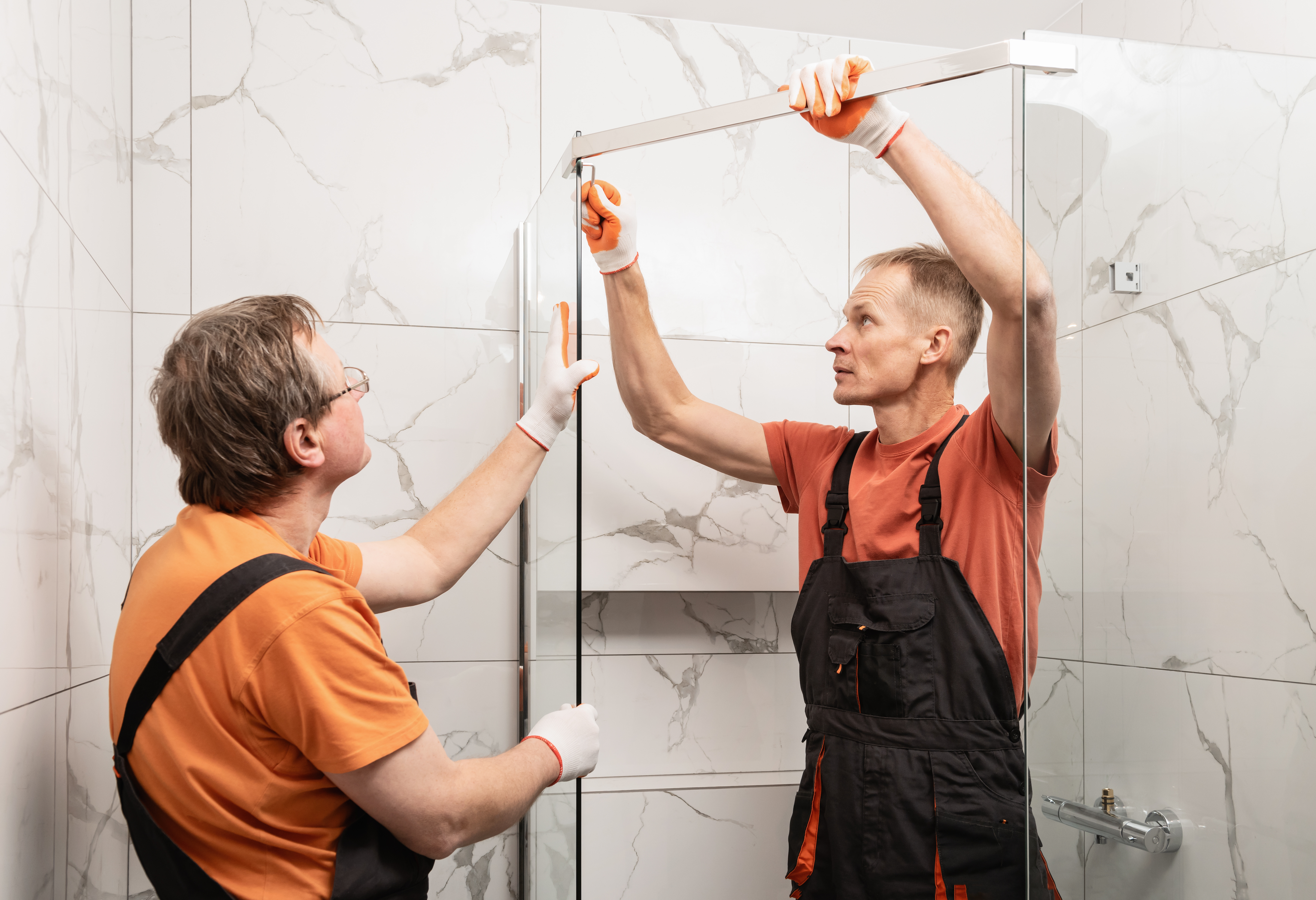 Comment installer une paroi de douche ?