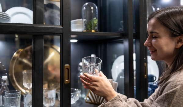 Vitrine - un meuble non évident pour la cuisine