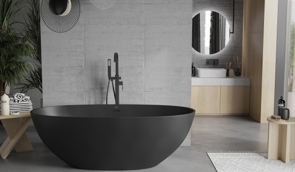 Grijze badkamer met zwarte accenten