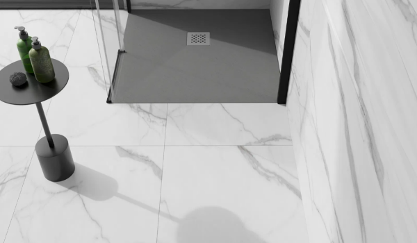 Comment nettoyer le siphon dans une cabine de douche et un drain linéaire?