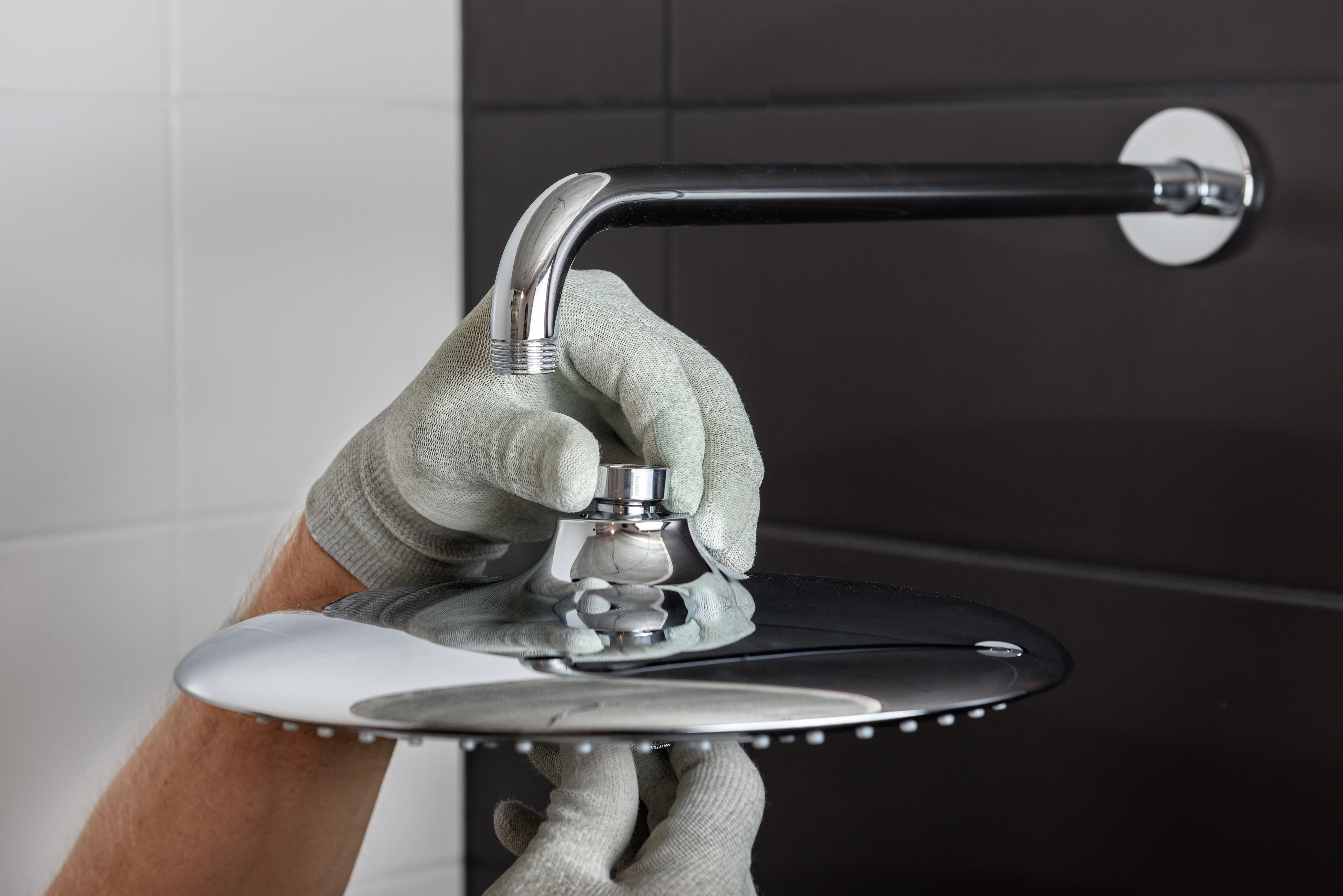 Comment installer une douche pluie?