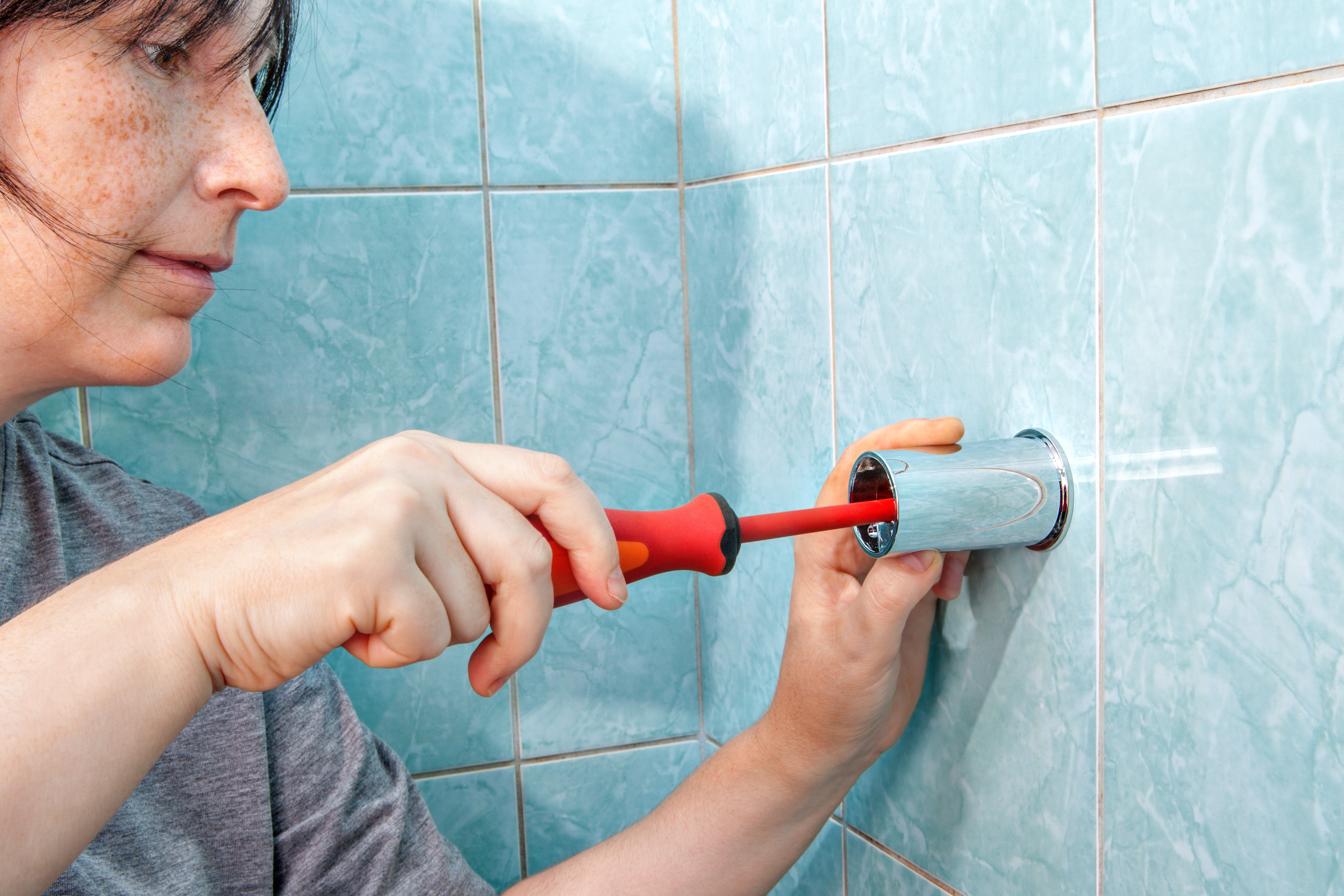 Comment installer des supports de douche?